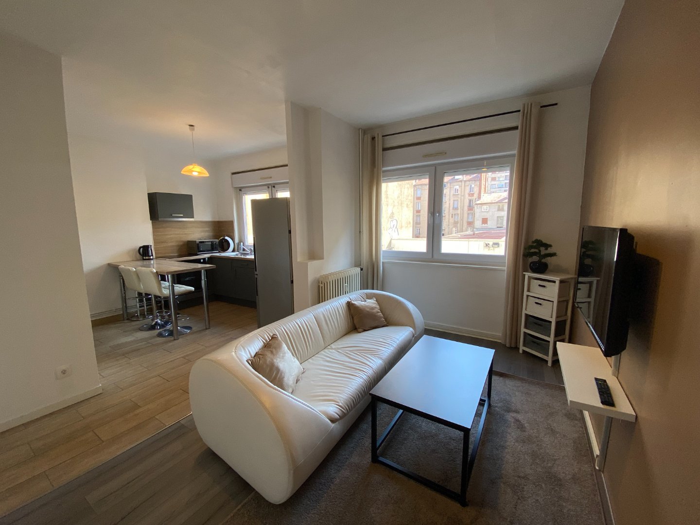 APPARTEMENT T2 A LOUER - ST ETIENNE CENTRE/TREFILERIE - 45.45 m2 - 625 &euro; charges comprises par mois