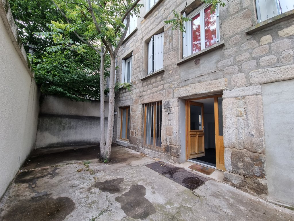 APPARTEMENT T4 A LOUER - ST ETIENNE BAS FAURIEL/PLACE ST ROCH - 70.15 m2 - 600 &euro; charges comprises par mois