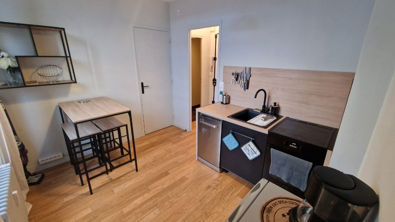Appartement Airbnb A VENDRE - ST ETIENNE CENTRE VILLE - 26 m2 - 65000€