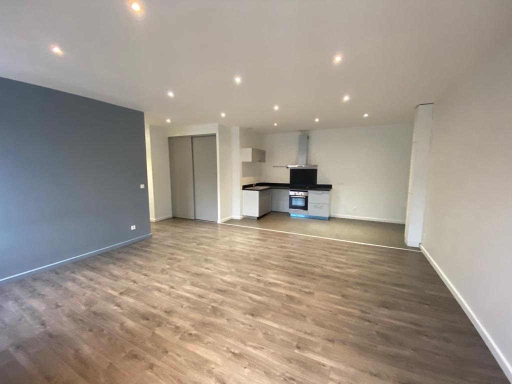 APPARTEMENT T3 A LOUER - ST ETIENNE QUARTIER DORIAN/PLACE DU PEUPLE - 64.78 m2 - 640�&euro; charges comprises par mois