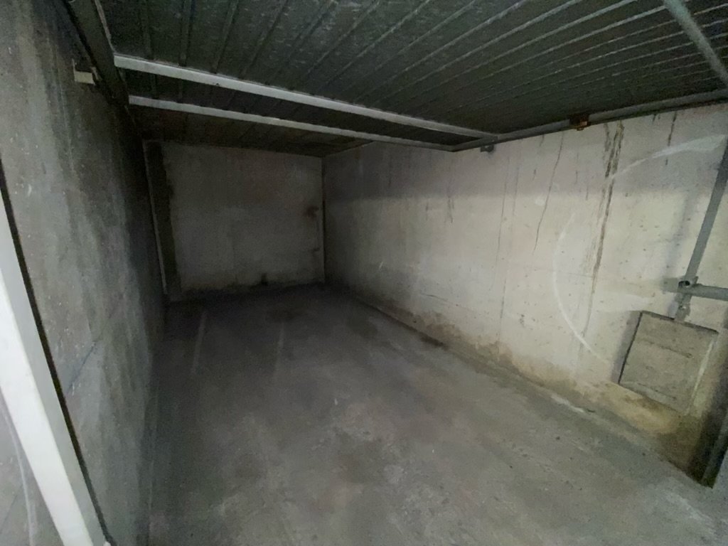 GARAGE A LOUER - ST ETIENNE MONTPLAISIR - 13 m2 - 60 &euro; charges comprises par mois