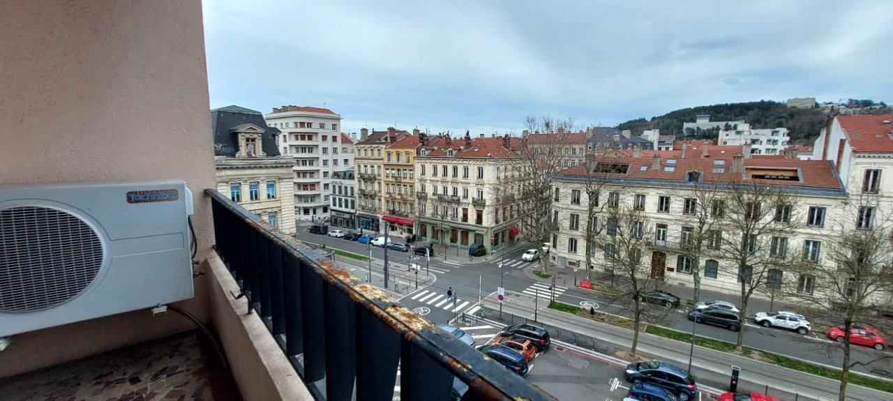 Appartement A VENDRE - ST ETIENNE CENTRE VILLE - 83 m2 - 135000€