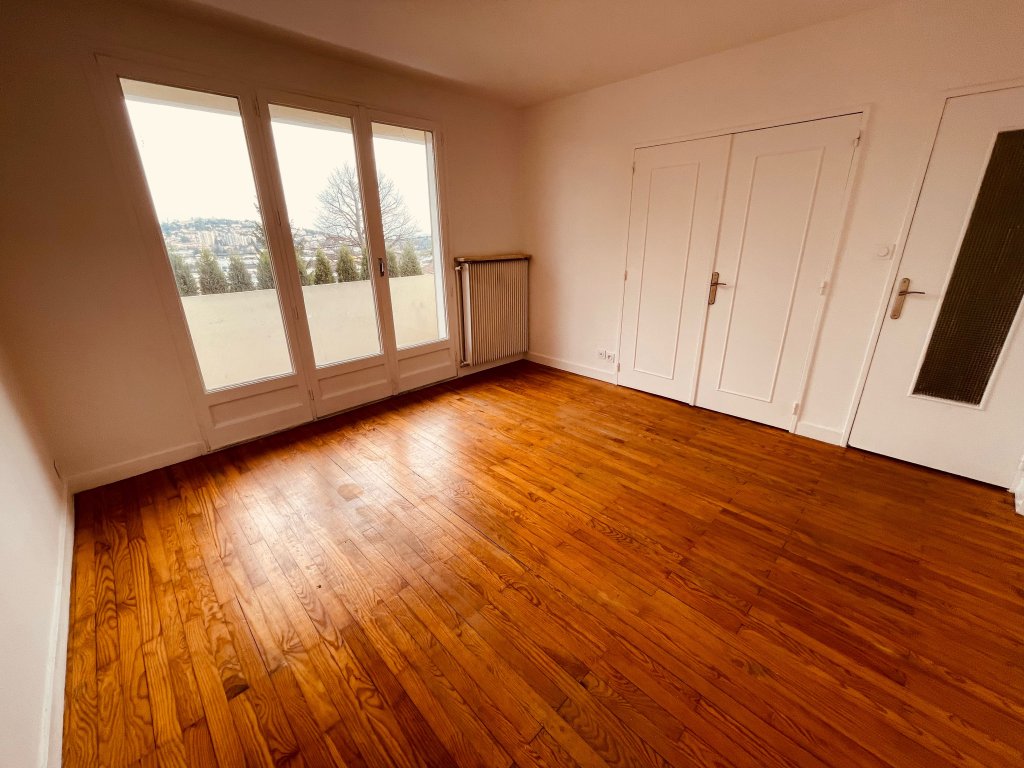 APPARTEMENT T3 A VENDRE - ST ETIENNE MONTPLAISIR - 57.19 m2 - 69000€