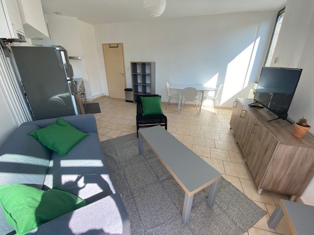 APPARTEMENT T4 A LOUER - ST ETIENNE FACULTE   CENTRE DEUX - 76.77 m2 - 690€ charges comprises par mois