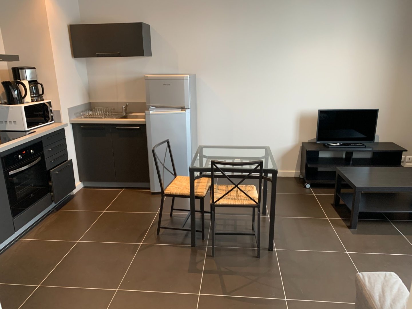 APPARTEMENT T2 A LOUER - ST ETIENNE FACE AU LYCEE FAURIEL/LIBERATION - 34.09 m2 - 525 &euro; charges comprises par mois