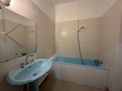 APPARTEMENT T1 - ST ETIENNE FACULTE   CENTRE DEUX - 43.63 m2 - VENDU