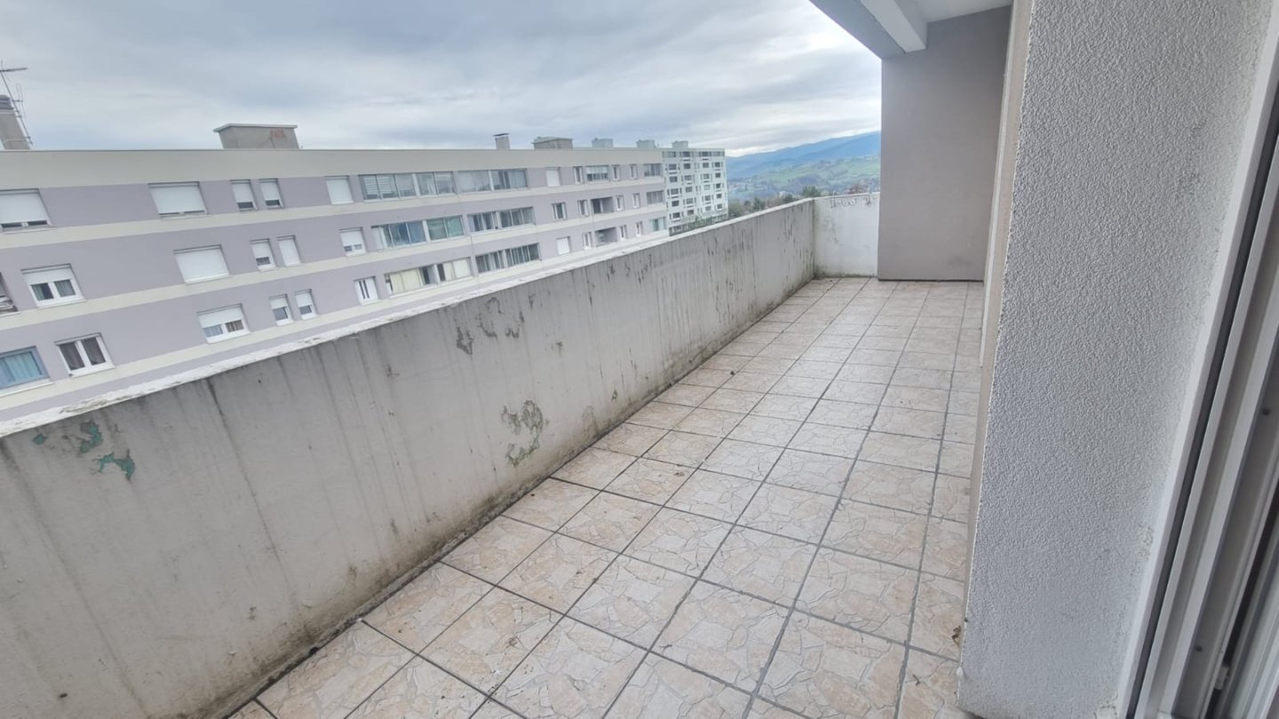 APPARTEMENT T4 A VENDRE - ST ETIENNE MONTREYNAUD - 91 m2 - 69900€