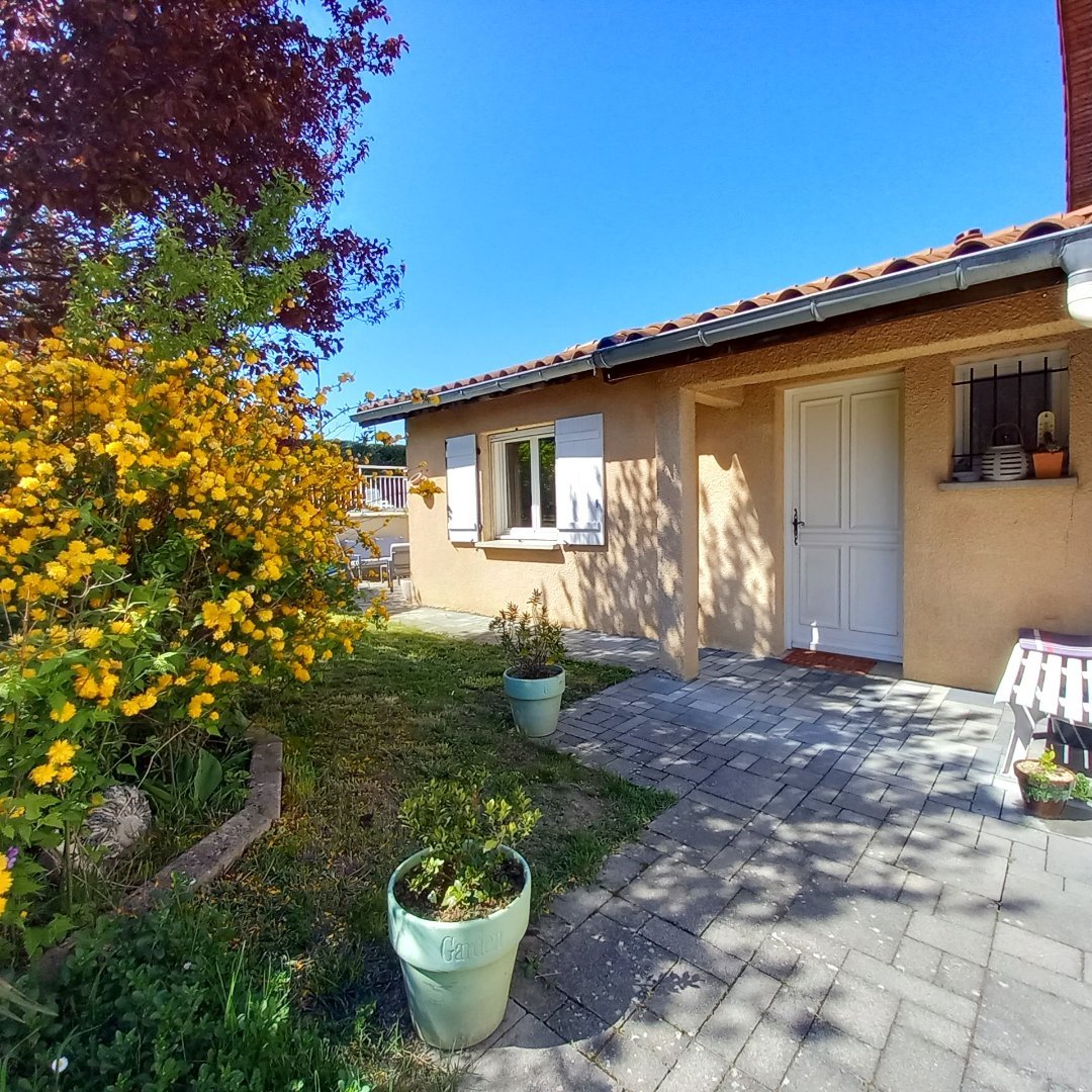 MAISON 6 pices de 131m AVEC PISCINE A VENDRE - ST JEAN DE TOUSLAS - 131 m2 - 465000€