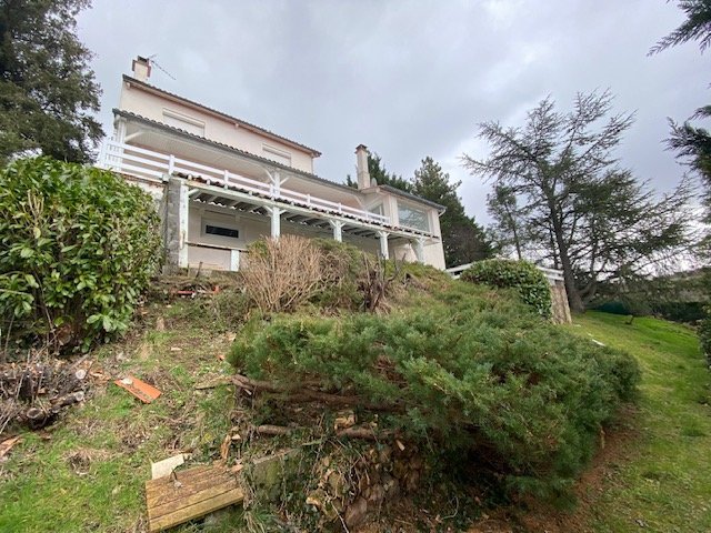 Maison de Ville A LOUER - ST VICTOR SUR LOIRE - 134.1 m2 - 1200€ charges comprises par mois