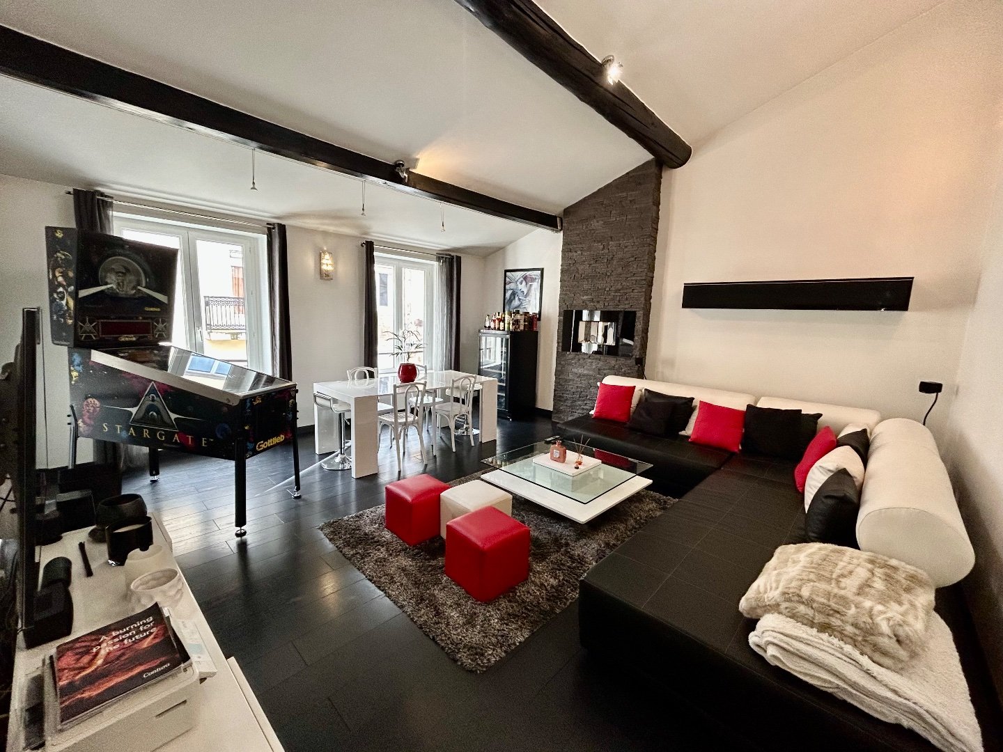 APPARTEMENT T3 A VENDRE - ST ETIENNE BADOUILLERE - 79 m2 - 120000€