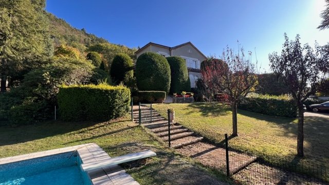 MAISON - AUREC SUR LOIRE - 253 m2 - VENDU