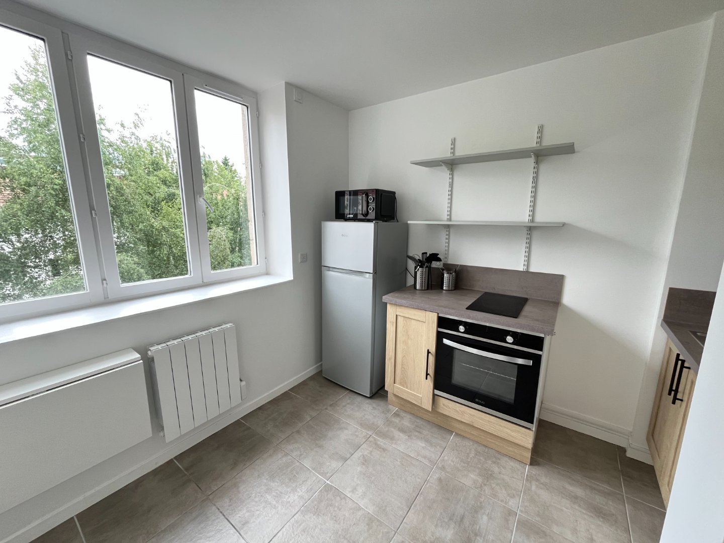 STUDIO A LOUER - ST ETIENNE FACULTE   CENTRE DEUX - 18.32 m2 - 395€ charges comprises par mois