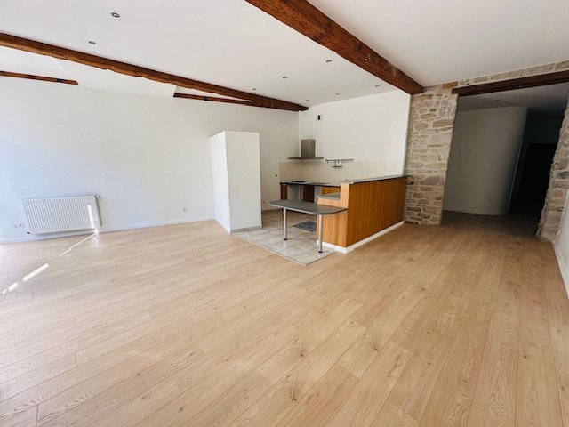 APPARTEMENT T4 A LOUER - ST ETIENNE DES HALLES / LES URSULES - 105.64 m2 - 890€ charges comprises par mois
