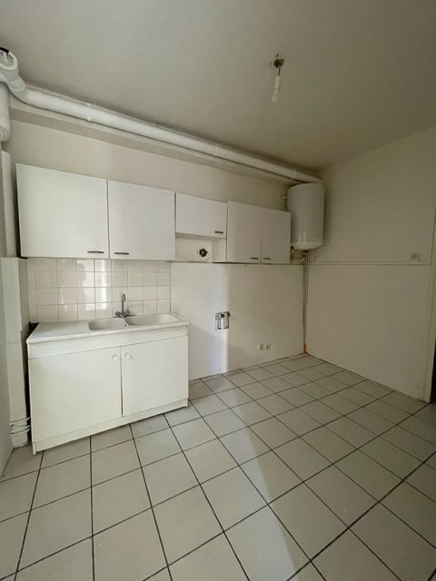 APPARTEMENT T2 A LOUER - ST ETIENNE HAUT DE JACQUARD - 52.02 m2 - 325€ charges comprises par mois