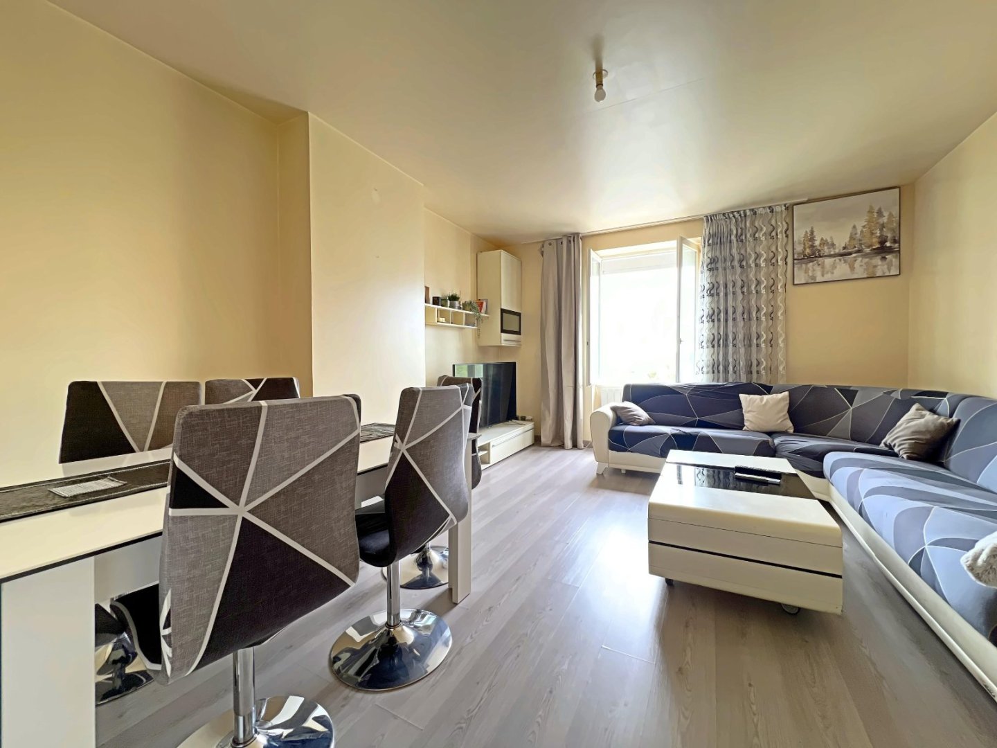 APPARTEMENT T4 A VENDRE - ST ETIENNE MONTHIEU - 96.81 m2 - 95000€