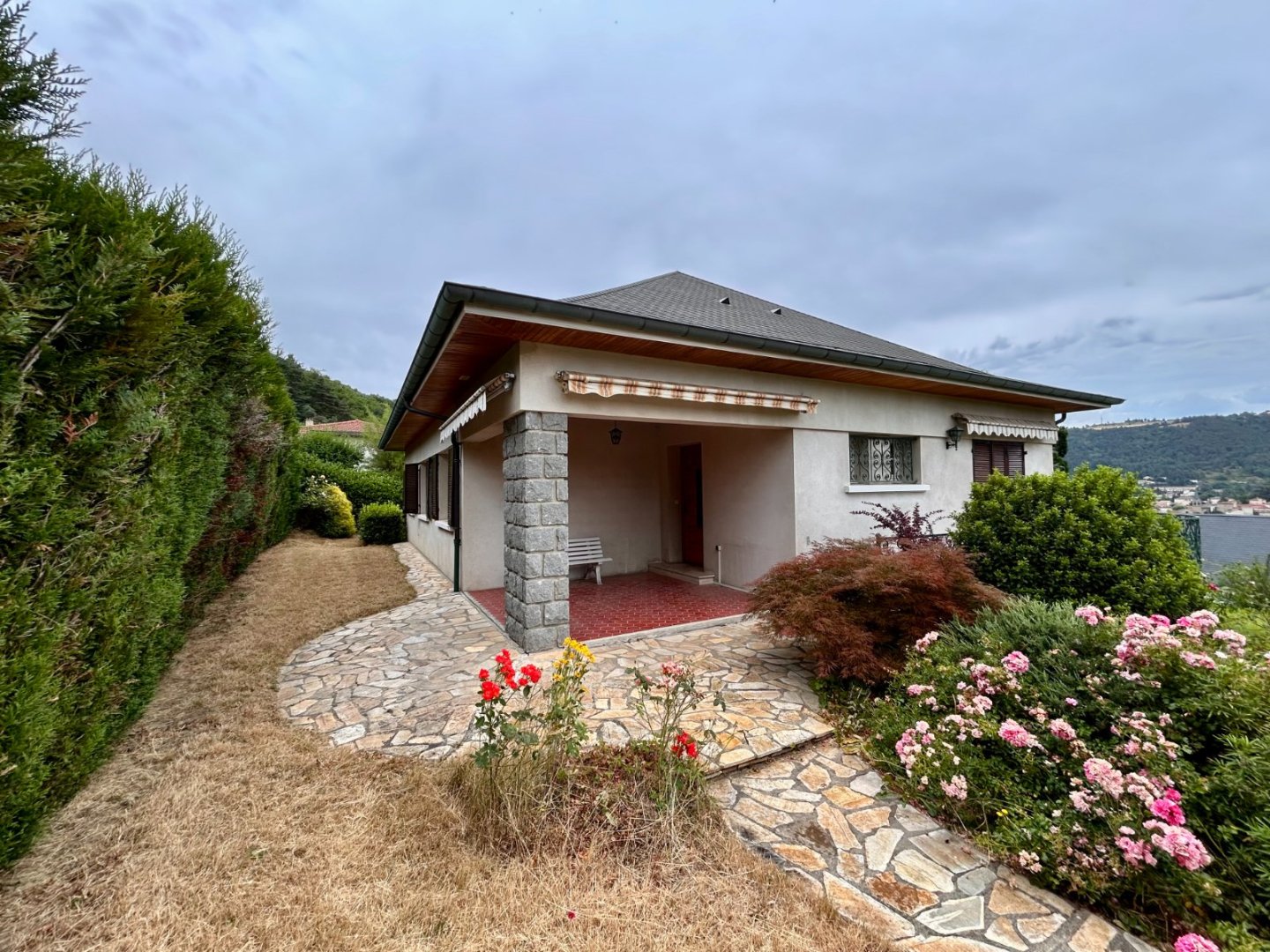 MAISON A VENDRE - AUREC SUR LOIRE - 216 m2 - 230000€