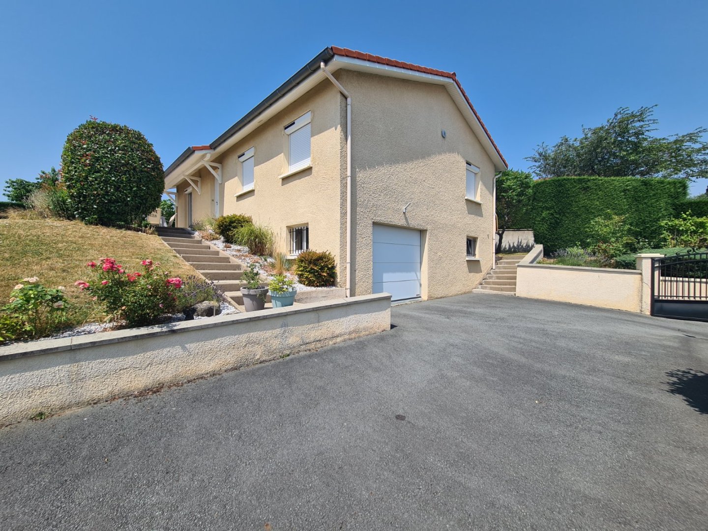 MAISON A VENDRE - ST ETIENNE JOMAYERE - 121 m2 - 288000€