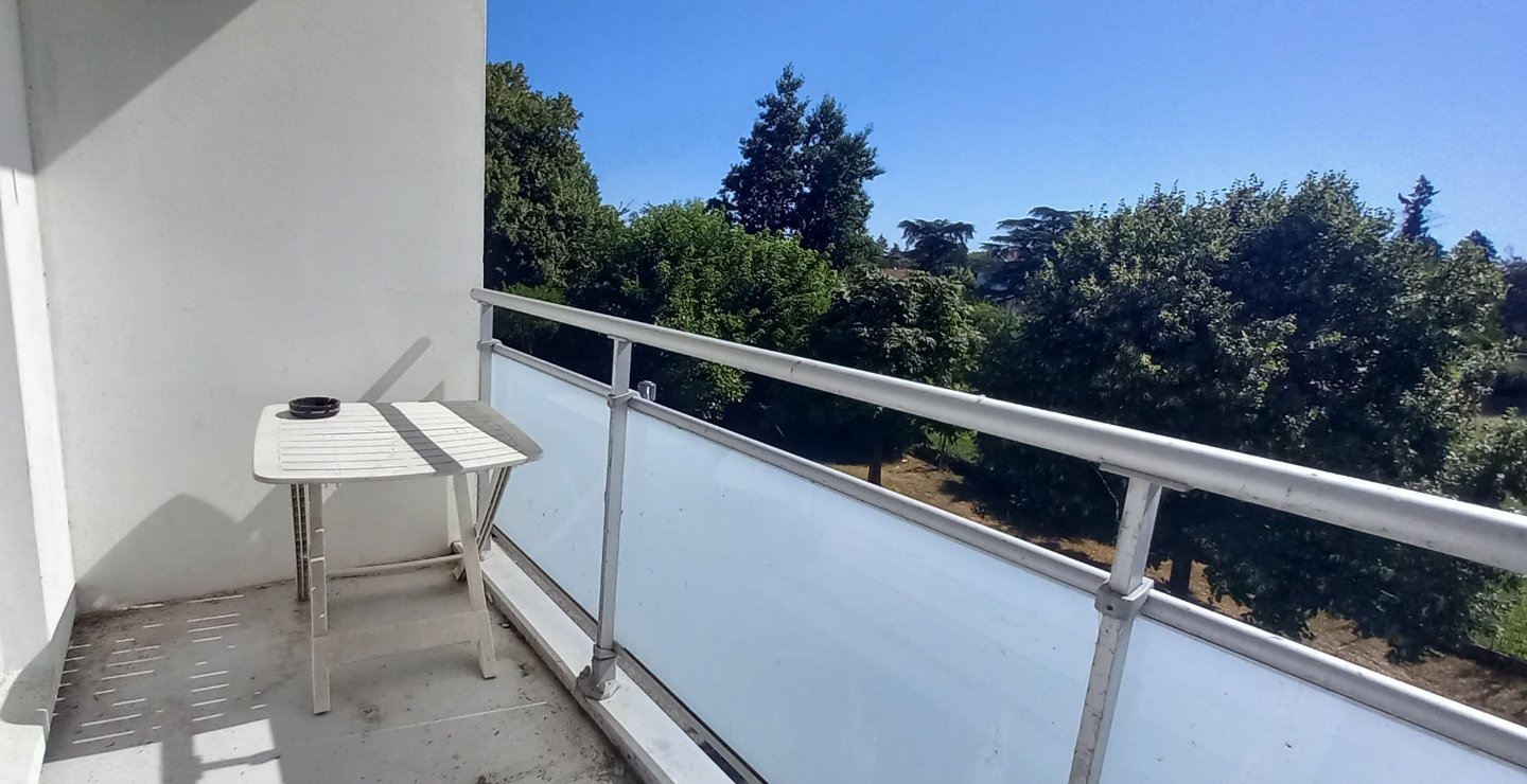 T2 avec balcon A VENDRE - DECINES CHARPIEU GRAND LARGE - BERTHAUDIERE - 45.8 m2 - 169000€