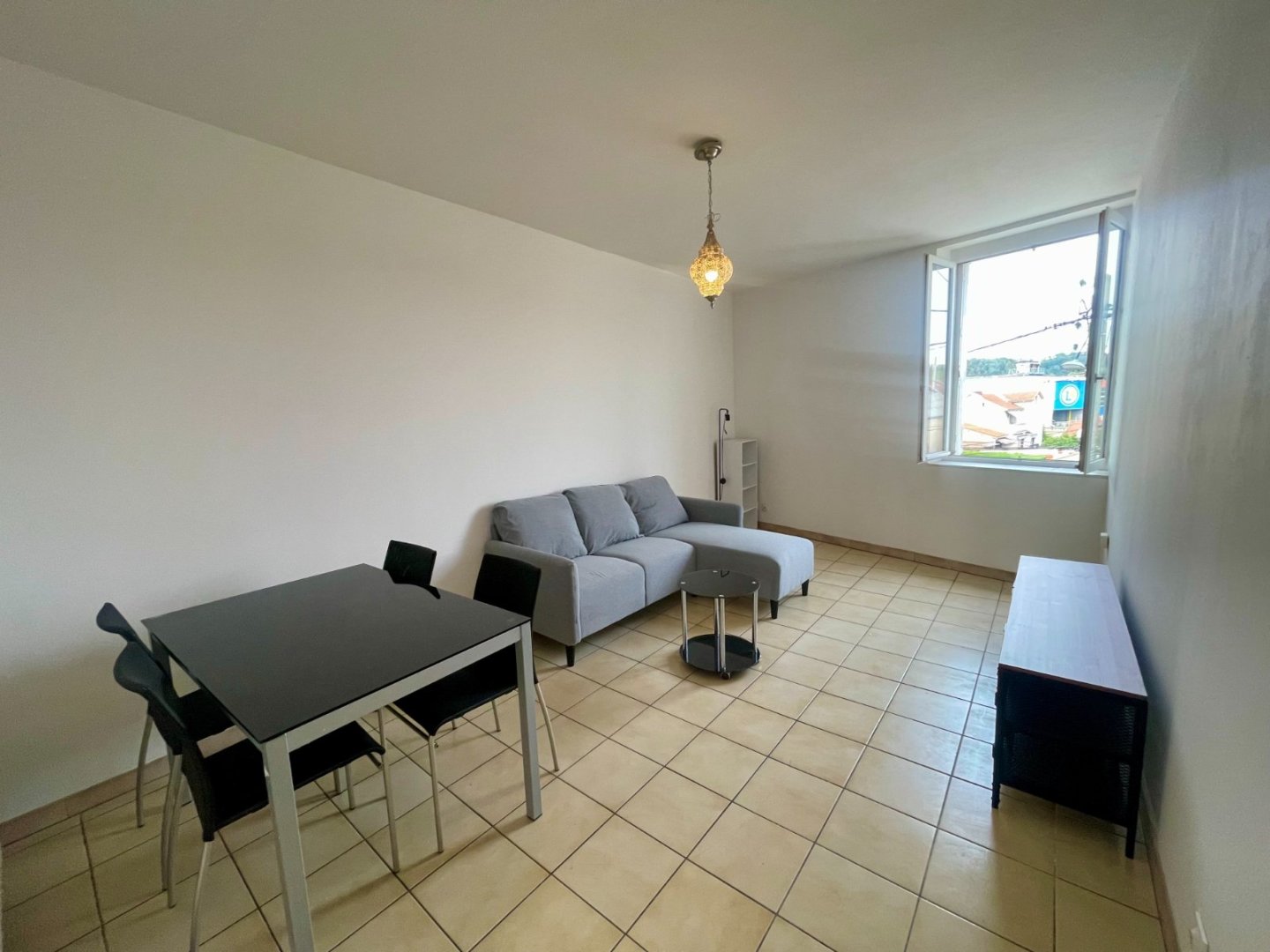 APPARTEMENT T2 A LOUER - FIRMINY - 38.99 m2 - 450€ charges comprises par mois