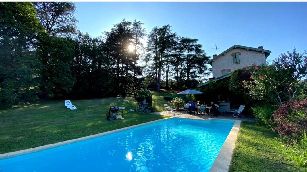 PROPRIETE AVEC TERRAIN A VENDRE - ST MARTIN LA PLAINE - 241 m2 - 790 000 €