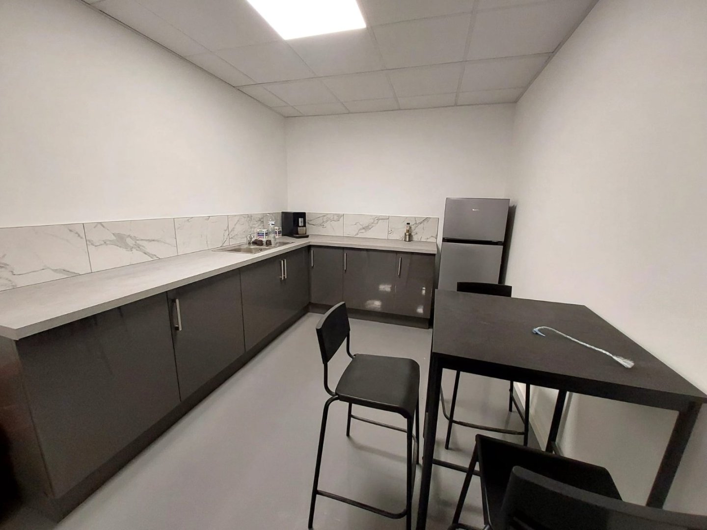 ENTREPOT A VENDRE - ST ETIENNE LA METARE - 223 m2 - 189 000 €