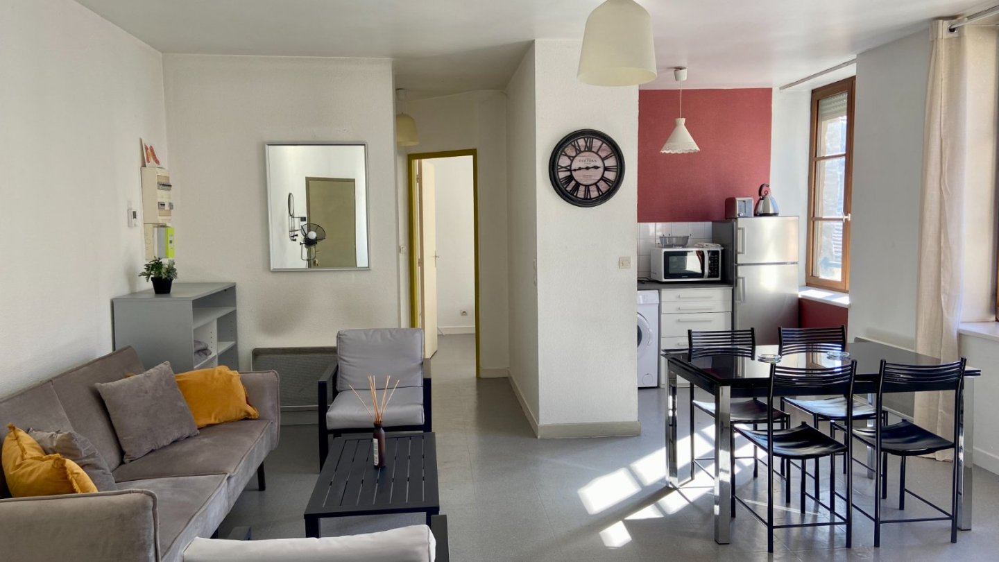 2 pièces meublé A LOUER - ST ETIENNE JACQUARD - 43.4 m2 - 490 € charges comprises par mois