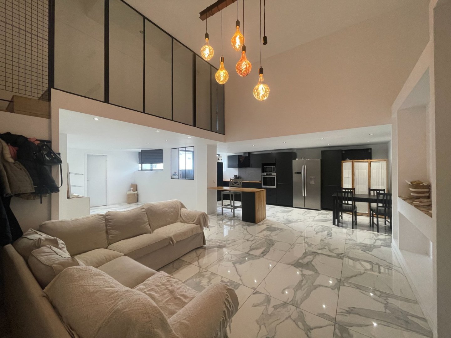 APPARTEMENT T5 A VENDRE - ST ETIENNE BELLEVUE - 136.14 m2 - 195 000 &euro;