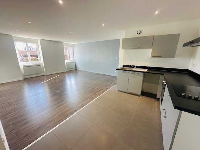 APPARTEMENT T3 A LOUER - ST ETIENNE DORIANT/PEUPLE - 75.89 m2 - 730 € charges comprises par mois