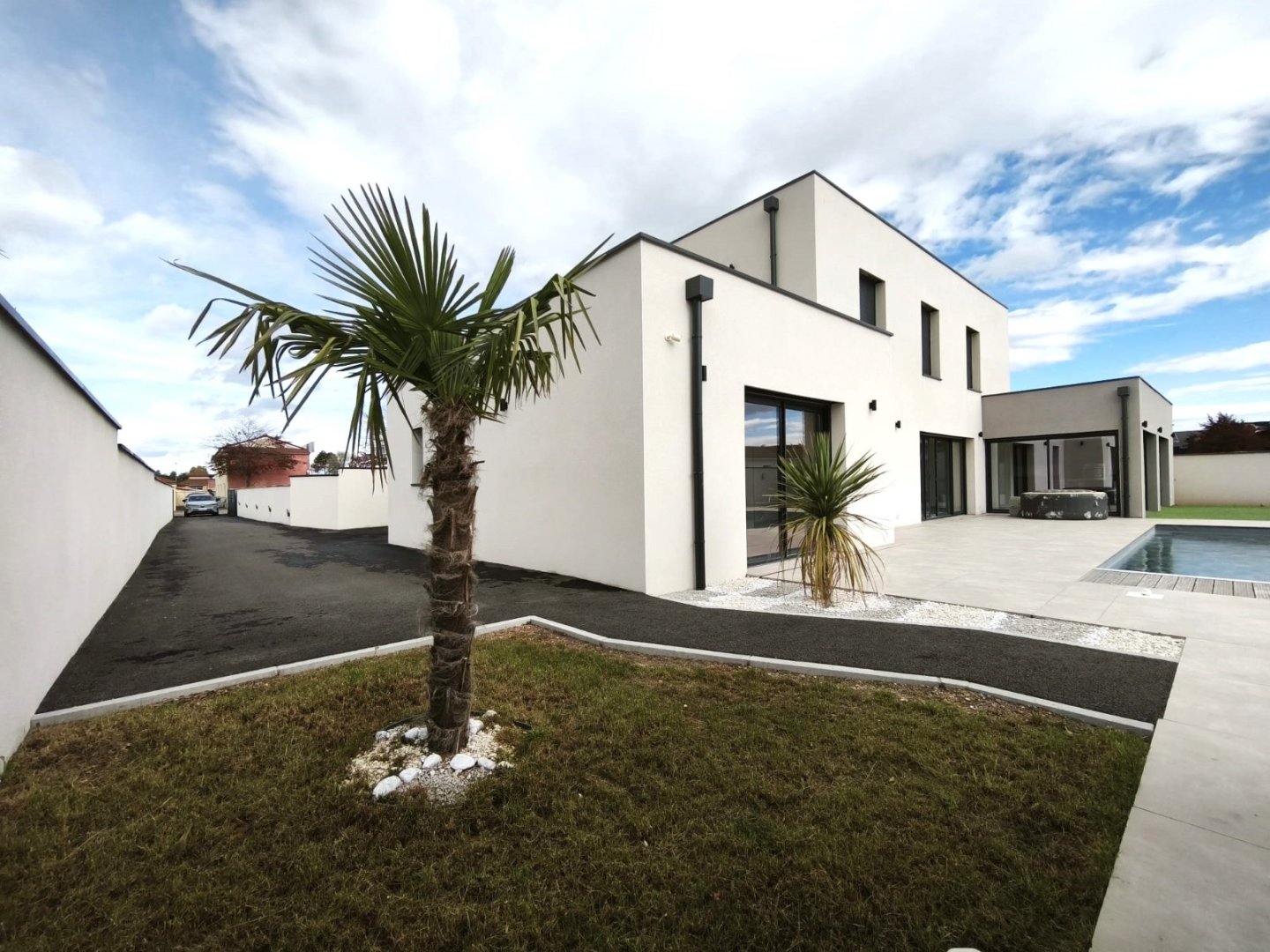 MAISON A VENDRE - ANDREZIEUX BOUTHEON - 229 m2 - 720000€