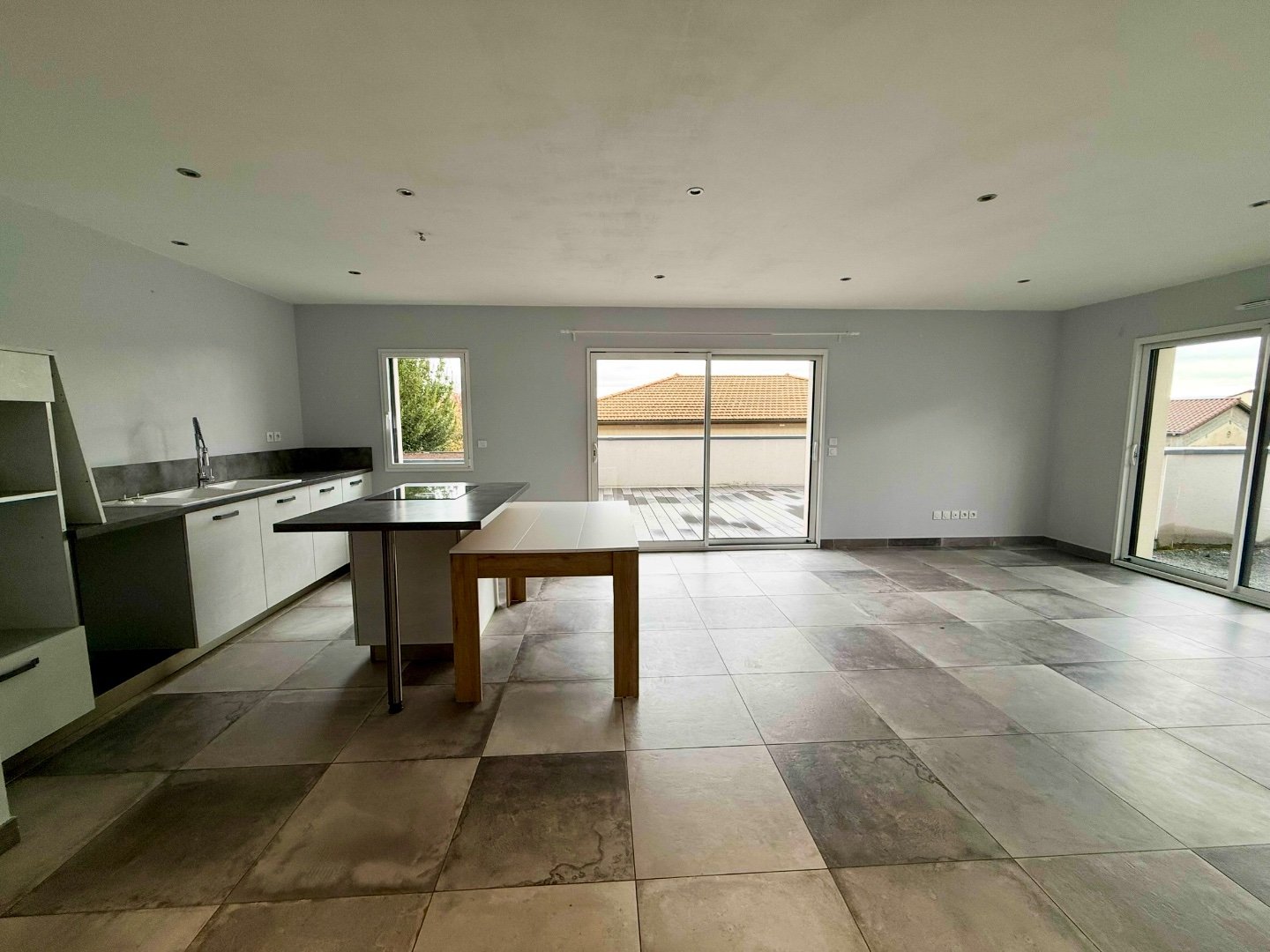 Villa de 2017 A VENDRE - CELLIEU - 145.52 m2 - 365000€