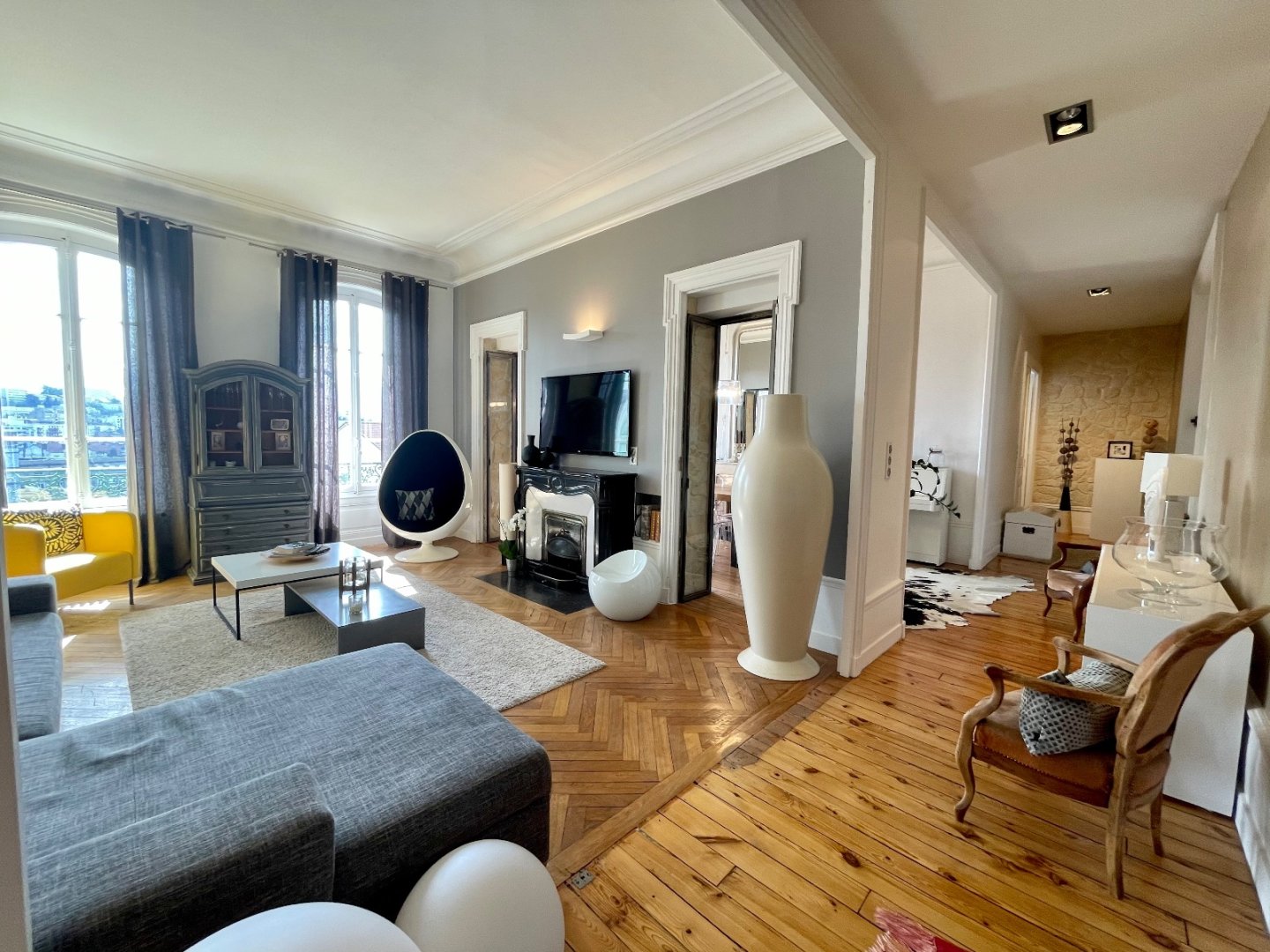 F4 de 146 m2 sur les hauteurs d Albert Thomas A VENDRE - ST ETIENNE Hauteur de la place Albert Thomas - 147.37 m2 - 230 000 €