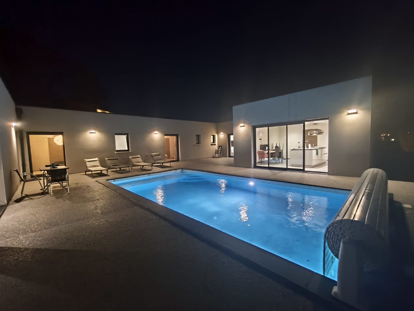 VILLA A VENDRE - ST CHAMOND - 199 m2 - 599000€