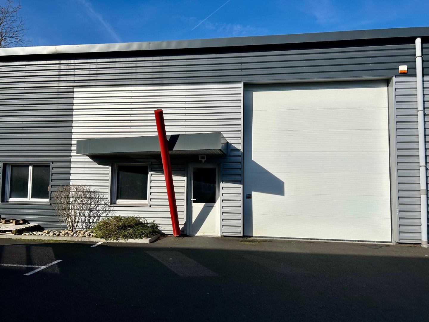 Local d activit A VENDRE - ROCHE LA MOLIERE - 475 m2 - 380000€ 