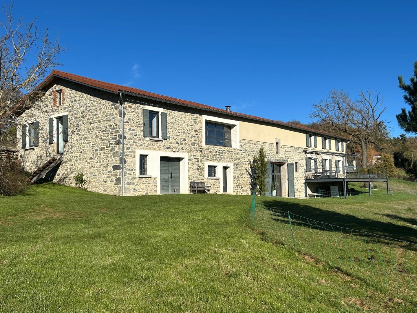 ANCIENNE FERME RENOVEE A VENDRE - LARAJASSE - 375 m2 - 799000€