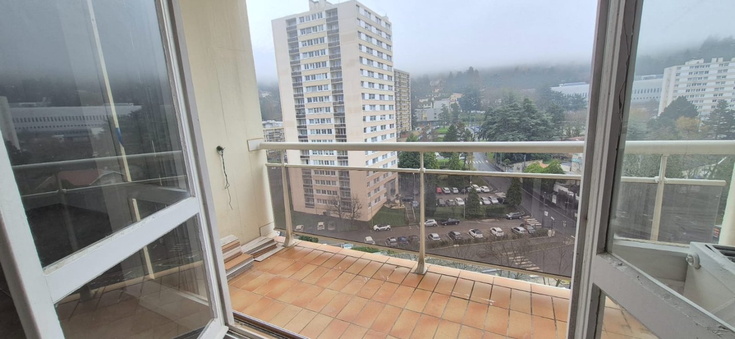 APPARTEMENT T4 A VENDRE - ST ETIENNE LA METARE - 90 m2 - 89000€