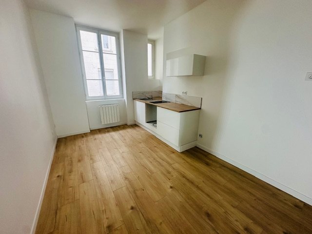 APPARTEMENT T2 A LOUER - ST ETIENNE FOURNEYRON/CHATEAUCREUX - 31.36 m2 - 470�&euro; charges comprises par mois