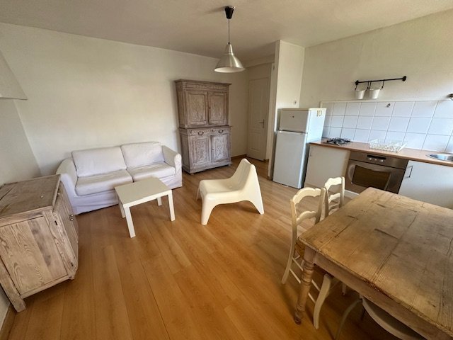 T1 Bis Meubl� A LOUER - ST ETIENNE BADOUILLERE/URSULES - 32.17 m2 - 365�&euro; charges comprises par mois