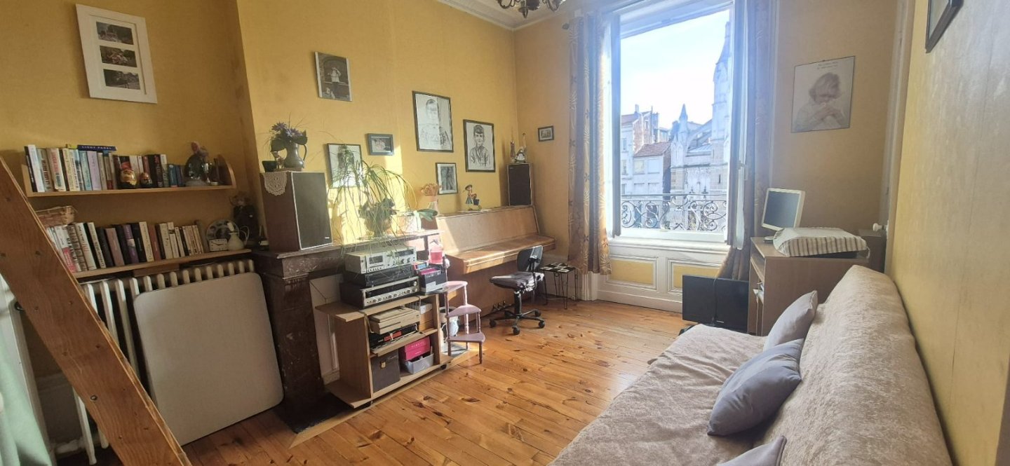 APPARTEMENT T3 A VENDRE - ST ETIENNE C�TE CHAUDE - 64 m2 - 78�000�&euro;