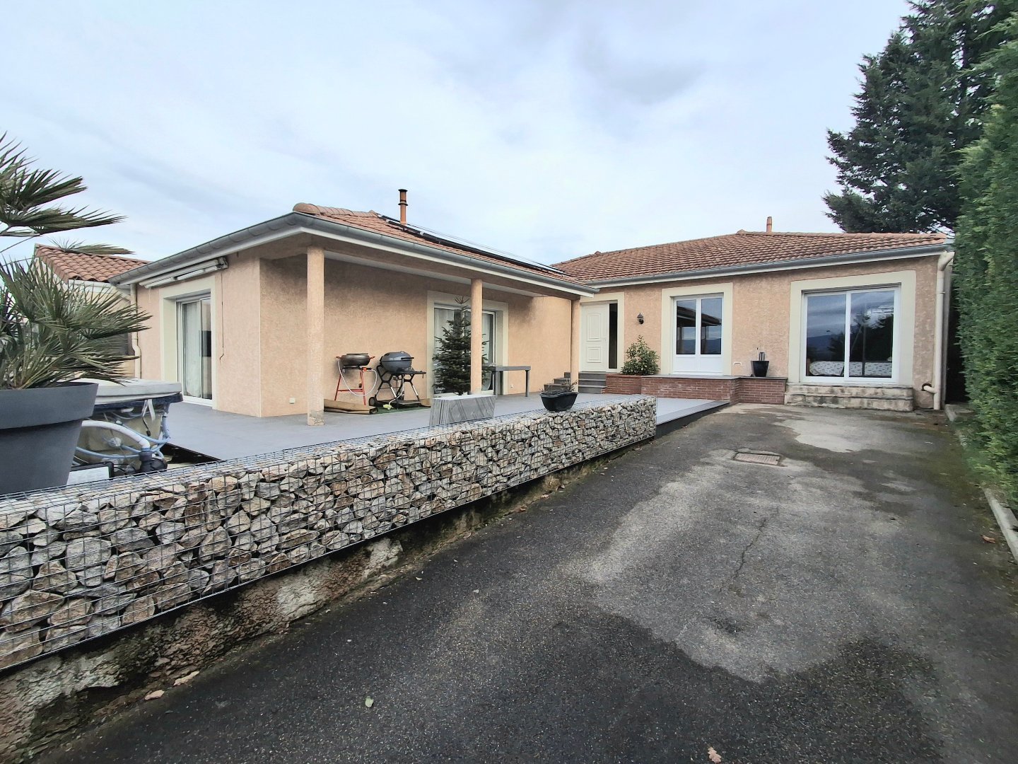 MAISON A VENDRE - SURY LE COMTAL - 161 m2 - 385�000�&euro;