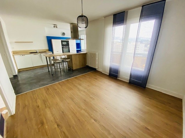 Grand T2 A LOUER - ST ETIENNE Convention/Fauriel - 56.6 m2 - 635�&euro; charges comprises par mois