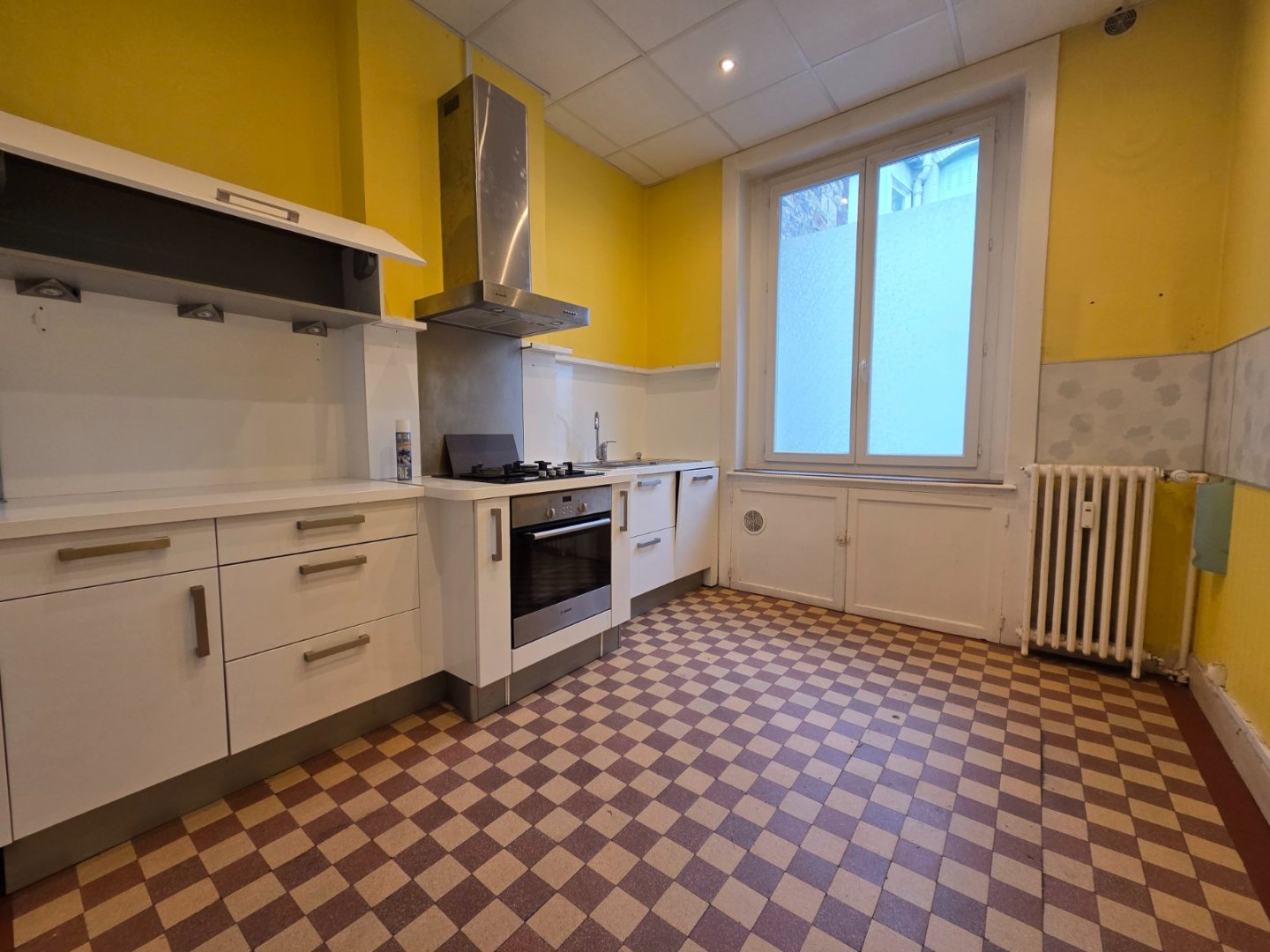 APPARTEMENT T6 A VENDRE - ST ETIENNE BADOUILLERE - 96.74 m2 - 99�000�&euro;