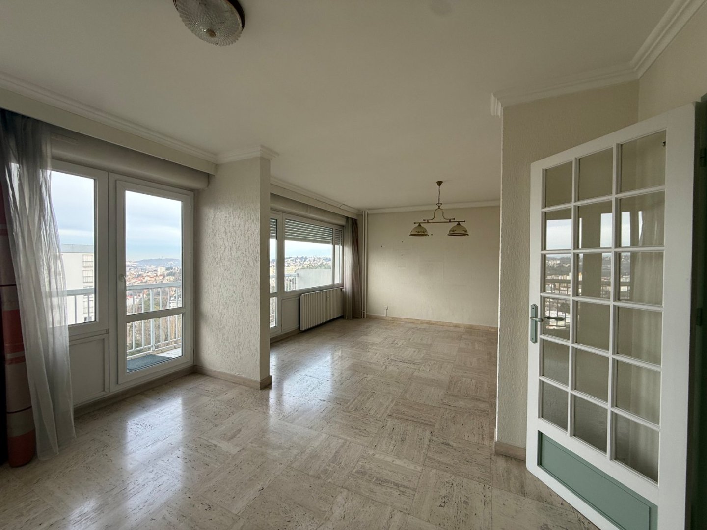 Appartement type 5 secteur La Metare A VENDRE - ST ETIENNE LA METARE - 98.27 m2 - 95�000�&euro;