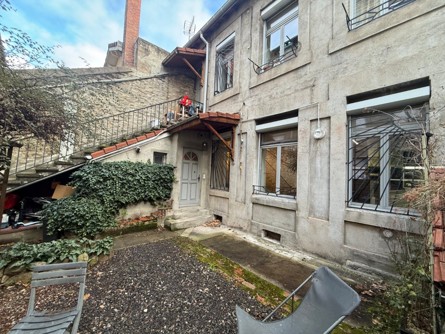 Appartement Type 2 avec d�pendances A VENDRE - ST ETIENNE CENTRE VILLE - 82.43 m2 - 72�000�&euro;