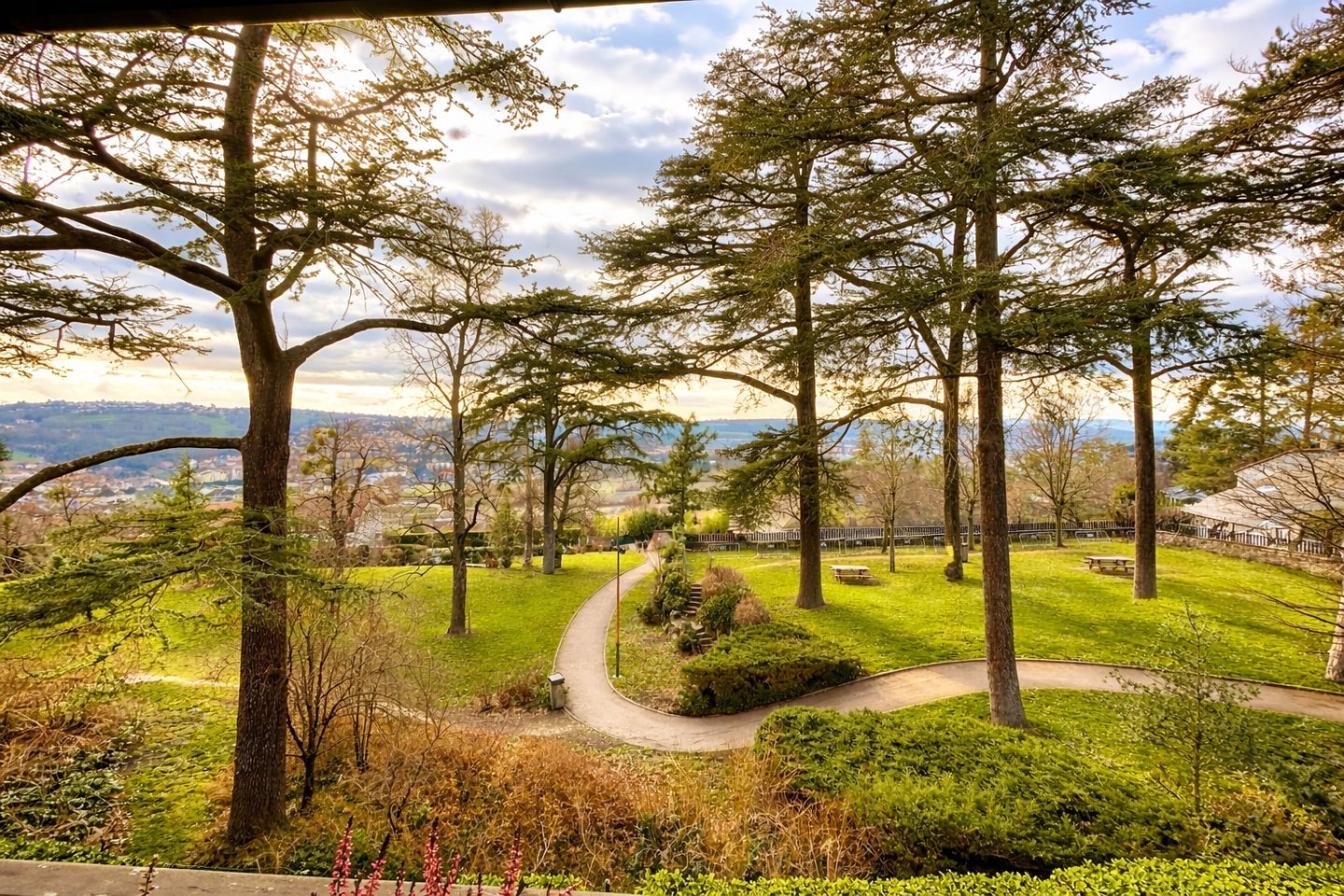 APPARTEMENT T5 A VENDRE - ST PRIEST EN JAREZ - 160.72 m2 - 349 000 &euro;