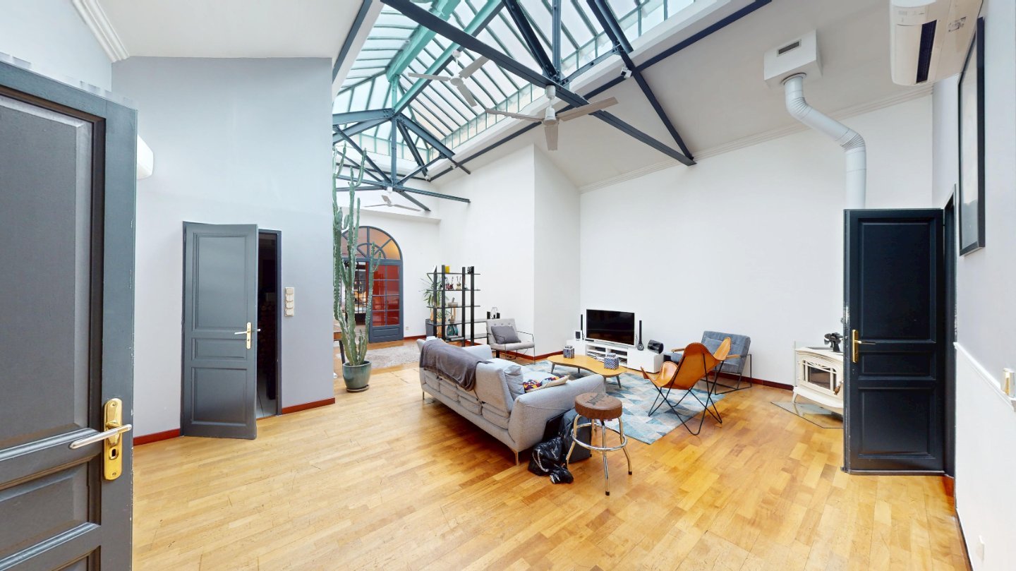 APPARTEMENT T9 A VENDRE - ST ETIENNE CENTRE VILLE - 210 m2 - 277�000�&euro;