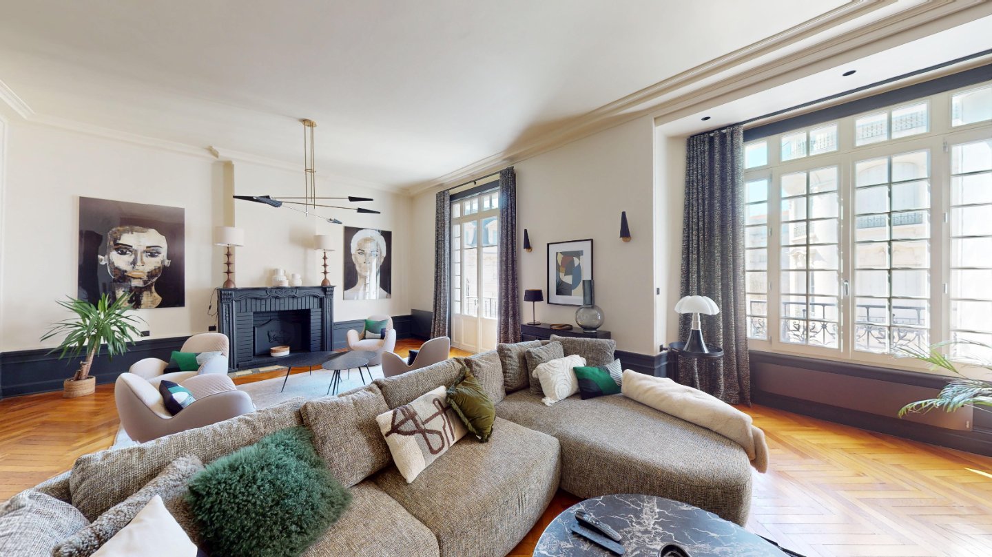 Appartement Haussmannien prestige 178m2 A VENDRE - ST ETIENNE LIB�RATION - 181 m2 - 359�000�&euro;