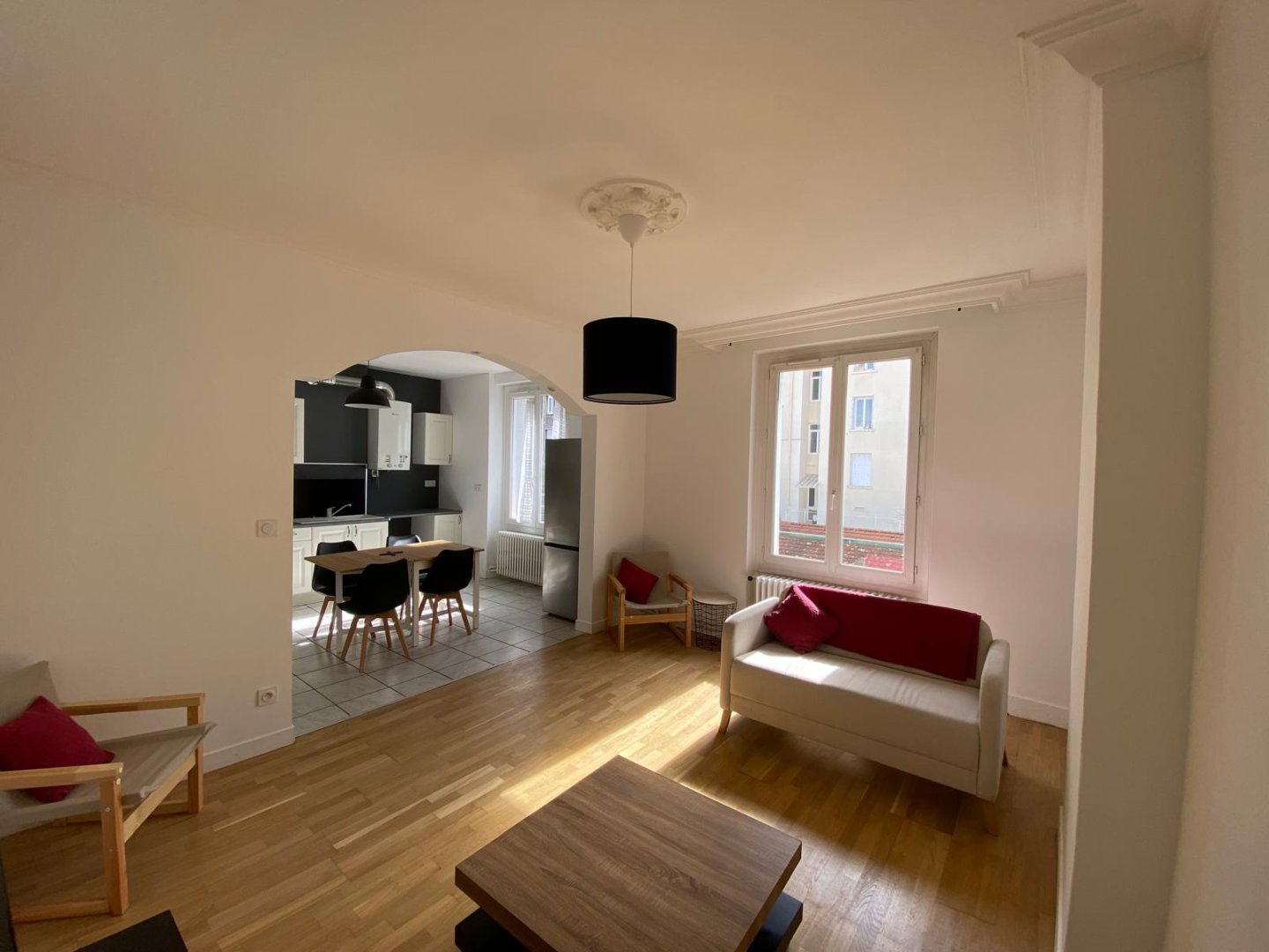 T2 MEUBLE A LOUER - ST ETIENNE RUE DE LA MONTAT/RICHELANDIERE/CHATEAUCREUX - 60.43 m2 - 600�&euro; charges comprises par mois