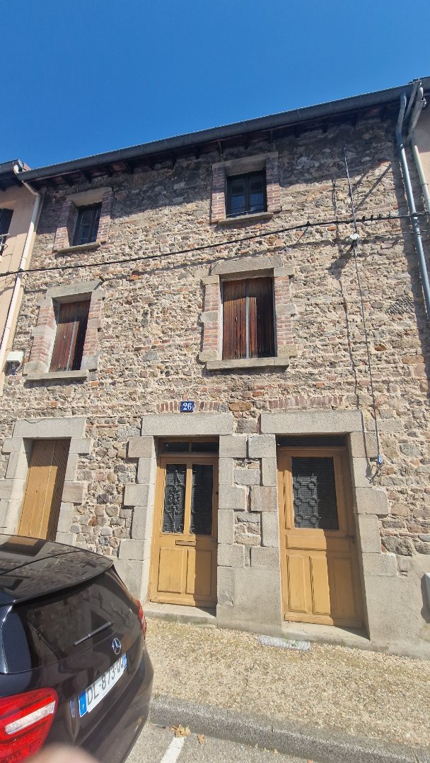 IMMEUBLE A VENDRE - ST GALMIER - 150 m2 - 160�000�&euro;