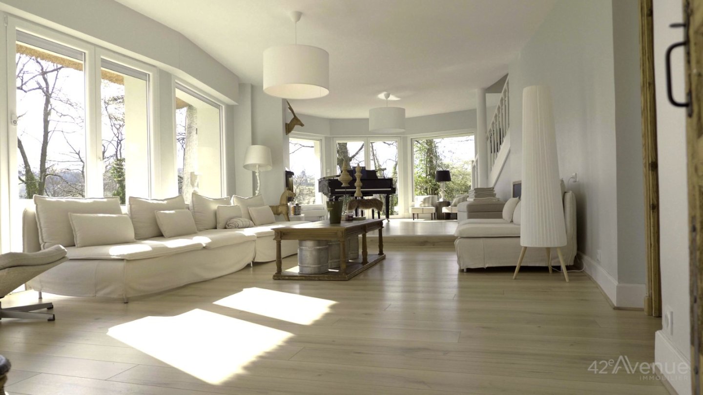 MAISON A VENDRE - UNIEUX - 250 m2 - 749�000�&euro;