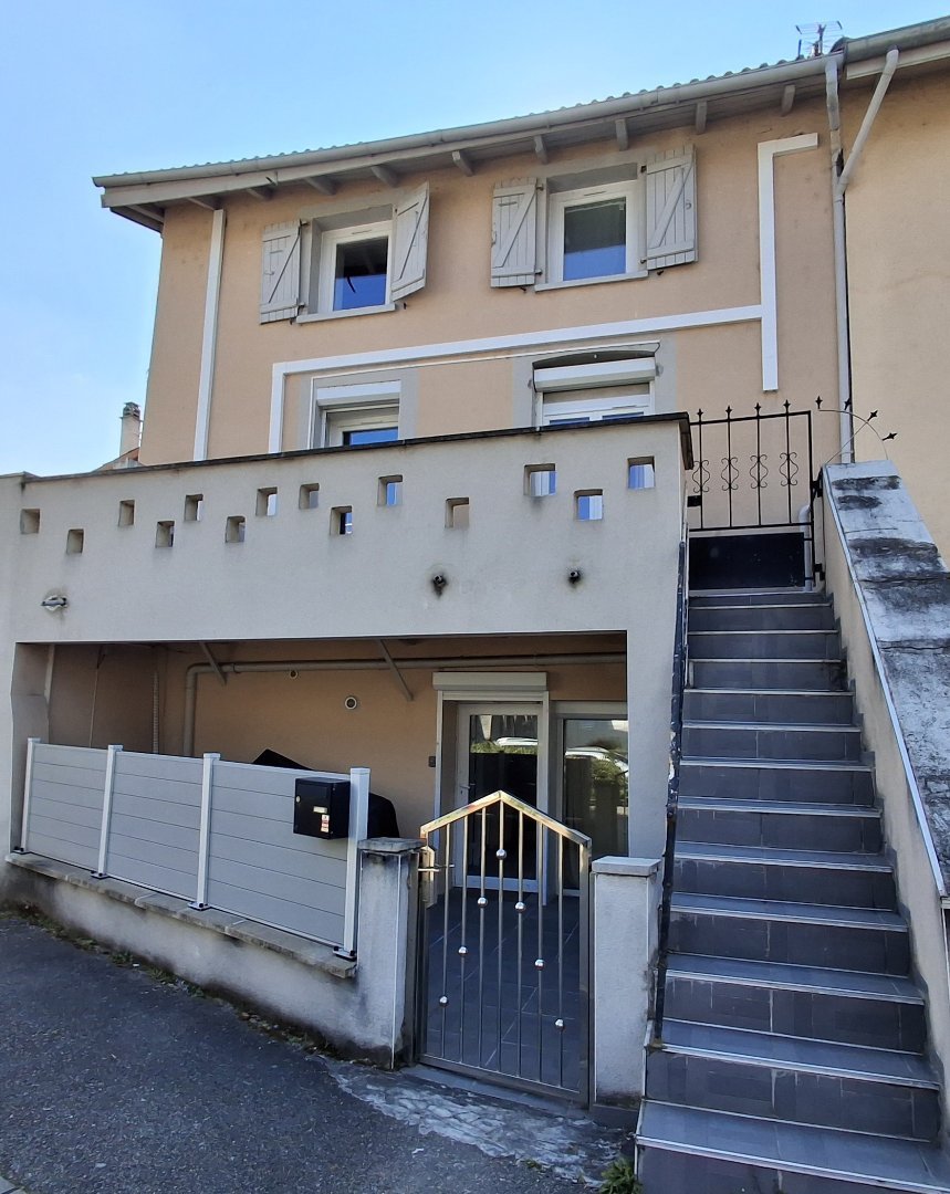 MAISON A VENDRE - ST CHAMOND - 118 m2 - 220�000�&euro;